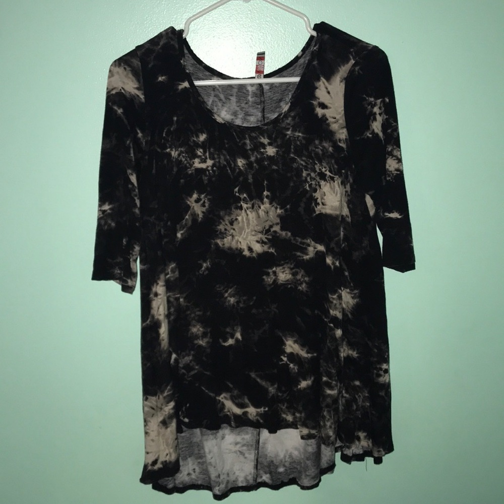 tie dye pattern high low top